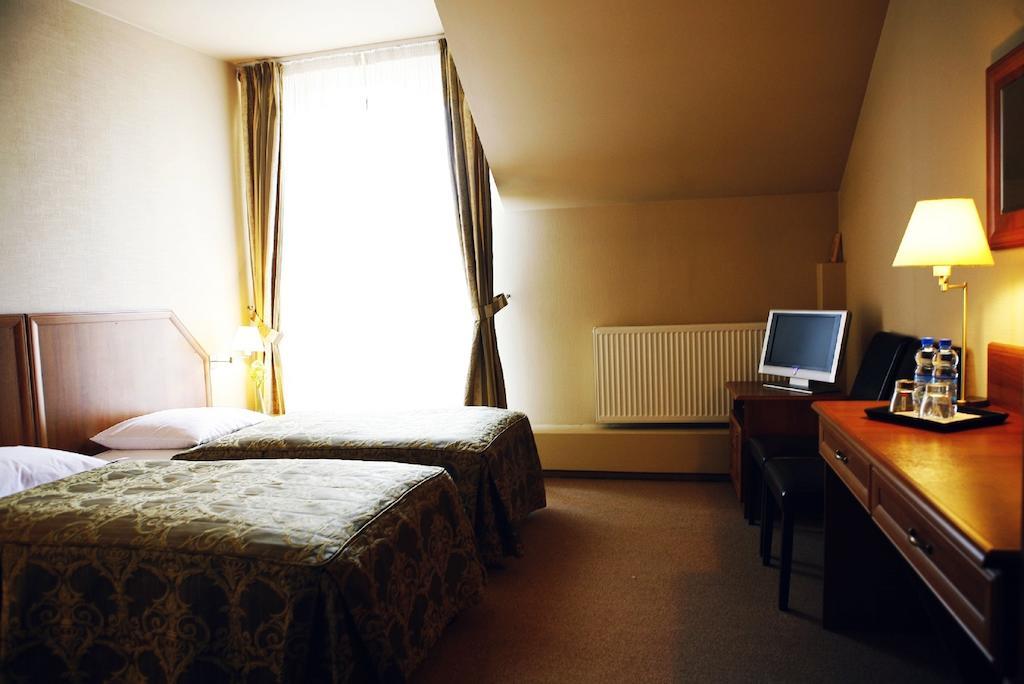 Namysłów Hotel Zorza מראה חיצוני תמונה